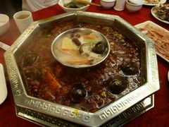 -山城年华老火锅(玉林店)
