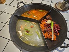 -巴卤社老火锅(财富店)