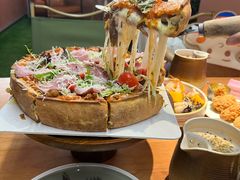 -Dragon Pizza•圆脸龙披萨·牛排餐厅