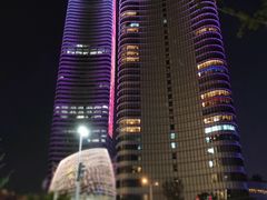 -白玉兰广场停车场