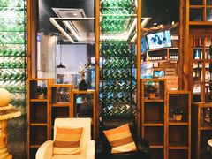 -鲁邦国际风情街(麦世达韩国精品百货店)