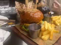 -三勾JJJ Burger&Coffee(梅溪湖店)