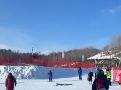 -亚布力新体委滑雪场