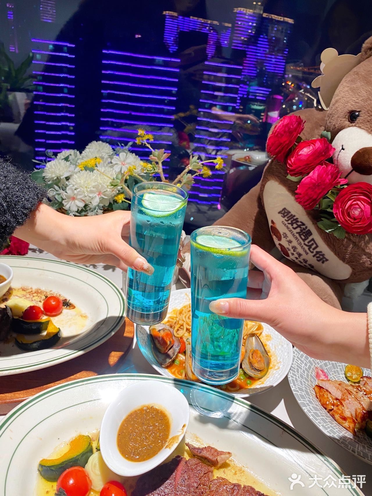任何人不来感受下这全视野江景餐厅我都会伤心的‼️