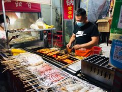 自助取餐区-小魏哥果仁烤面筋