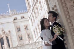 -现代经典婚纱摄影