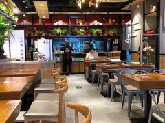 大堂-渝是乎酸菜鱼·川渝小炒(新世界百货望京店)