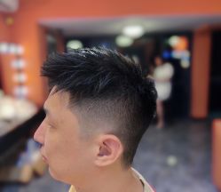 -鸿運 BARBER SHOP男士理发馆
