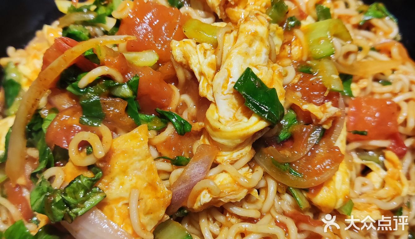 来到聚点撸串，买了两张大众点评券，加上会员生日礼送啤酒