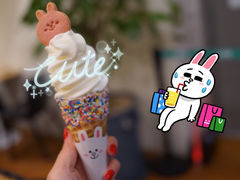-LINE FRIENDS Garosu-gil Flagship Store