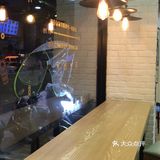 环境： 环境优美，干净整洁，有情调的餐厅