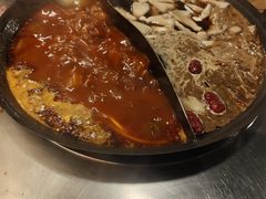 -鹿鸣山草本茶香火锅(园西路店)