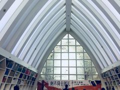 -钟书阁(松江泰晤士小镇店)