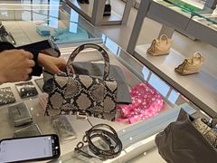 -BALENCIAGA(比斯特苏州购物村店)