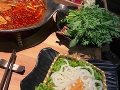 -湊湊火锅·茶憩(杭州湖滨银泰in77店)