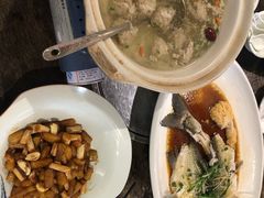 -二厨·吊桥小院·脆皮烧鸡公·本地农家菜(沿江西路店)