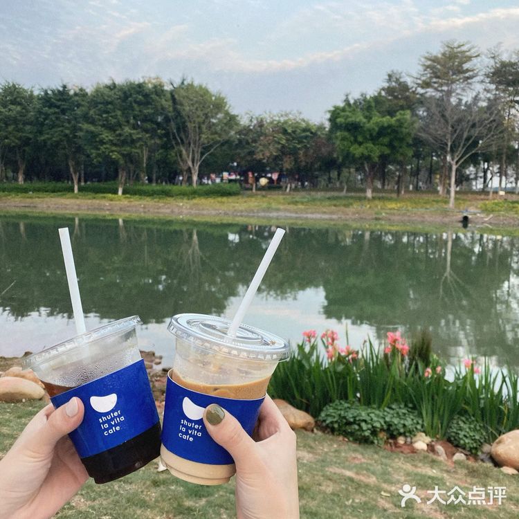 广州探店|⛰️被春日渗透的森林湖景咖啡馆