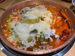 -洱火云南酸菜牛肉火锅(石景山当代商城店)