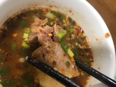 调料和碗-钰洁腊排骨火锅