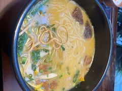 -银米·云南传统过桥米线(双廊黑金冠店)