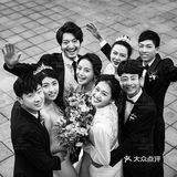 胶片质感集体婚照，幸福需要他人的见证