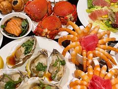 -广州万富希尔顿酒店·感趣自助餐厅·金秋蟹宴生蚝海鲜刺身烧烤