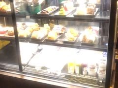 面包甜点陈列柜-星巴克臻选(深圳皇庭广场分店)