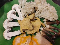 -钢管厂五区小郡肝串串香火锅(梅川路店)