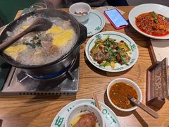 腾越牛肉锅-一坐一忘云南菜(嘉里中心店)