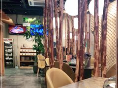 大堂-日进一片海.生腌海鲜火锅.宵夜烧烤(三里屯总店)