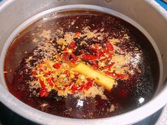 经典锅底-马路边边 传媒大学店