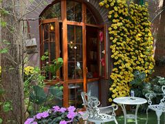 -月亮眼花园餐厅书吧酒吧