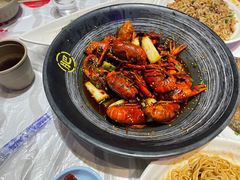 -肥肥虾庄·金牌油焖大虾(首义路店)