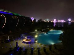 -上海滴水湖皇冠假日酒店