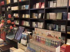 -钟书阁(松江泰晤士小镇店)