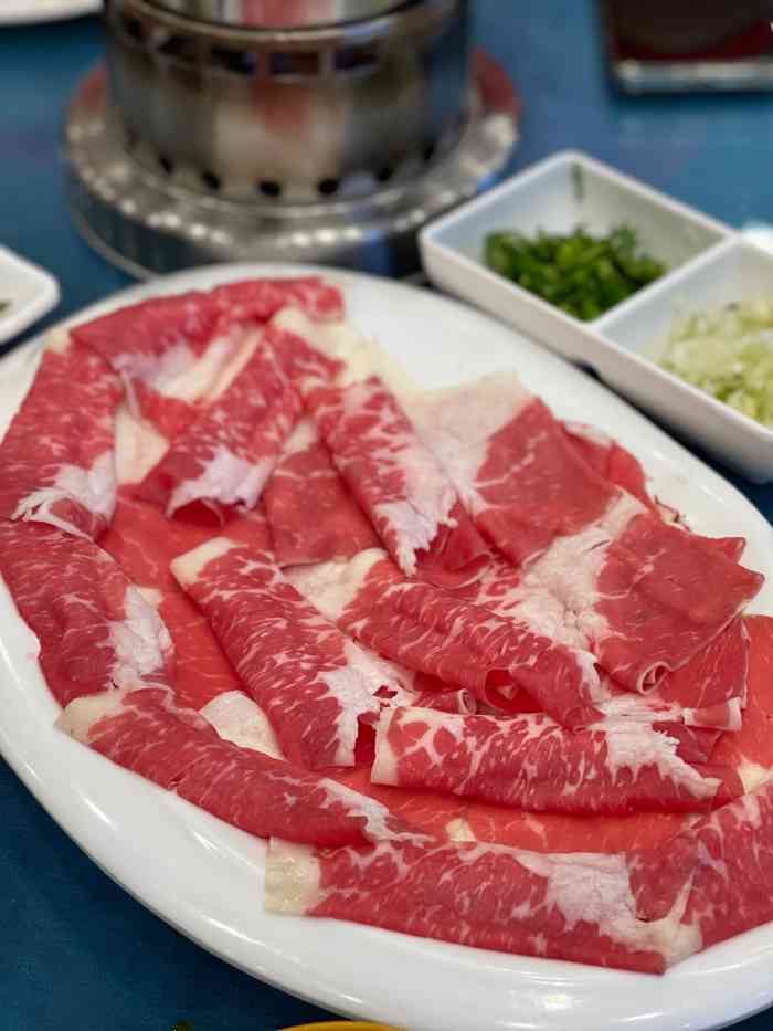 野力肥牛火锅(新开路店)-"家楼下的店,门面很旧了,以至于我一直误认.