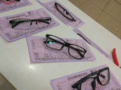 -西南眼镜·蔡司·依视路战略合作店(南街店)