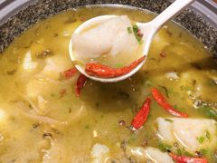 -渝是乎酸菜鱼(龙旗购物中心店)