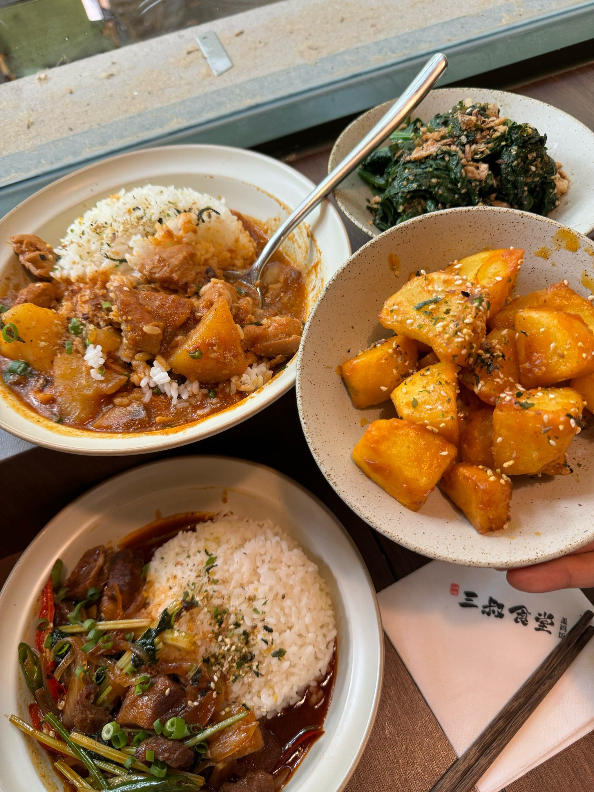 99三叔食堂
作为一个在南门附近打工的牛马
他家我真的要收藏