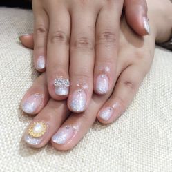 -逸日式美甲美睫工作室