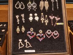 门面-上海三联书店READWAY(华中首店)