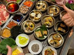 -围炉肉舍•炭烤活鳗•丹东海鲜烤肉(步行街店)