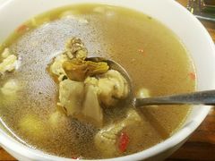 -几个木匠匠人厨房