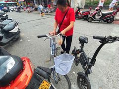 -老鼓楼麻辣烫夹馍