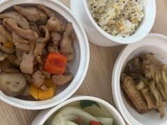 -雪梅月子中心(华侨城店)