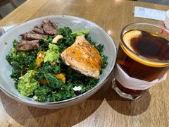 煎三文鱼牛油果色拉-Wagas沃歌斯(太古汇店)