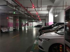 -龙湖天街-停车场