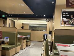 -海底捞火锅(曹安公路店)