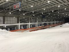 -乔波室内滑雪场