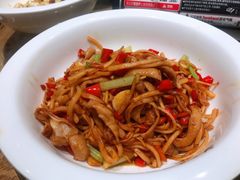 酸萝卜炒肥肠-上菜呷饭(唐家店)